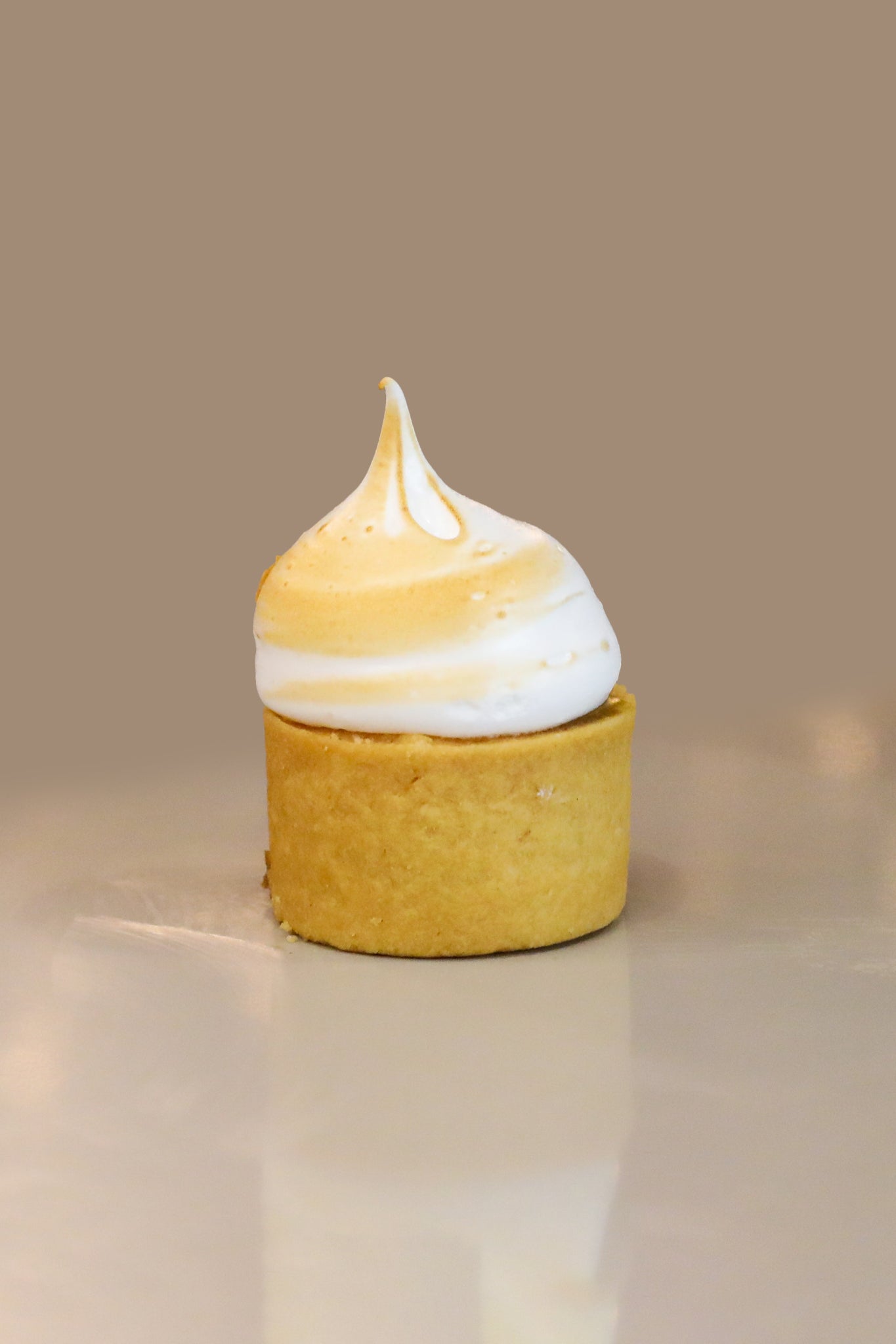 Tartelletta con crema inglese al limone e meringa italiana